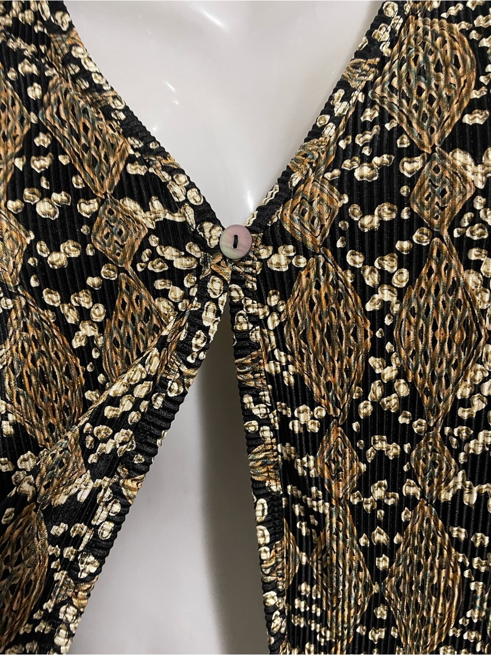 Vintage Black & Gold Patterned V-Neck Cardigan Top - Picture 5 of 6